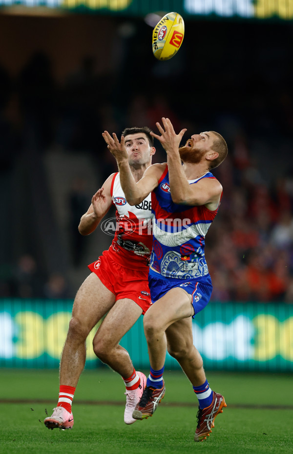 AFL 2024 Round 11 - Western Bulldogs v Sydney - A-49619617