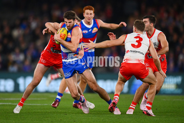 AFL 2024 Round 11 - Western Bulldogs v Sydney - A-49619640