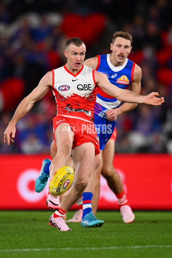 AFL 2024 Round 11 - Western Bulldogs v Sydney - A-49619652
