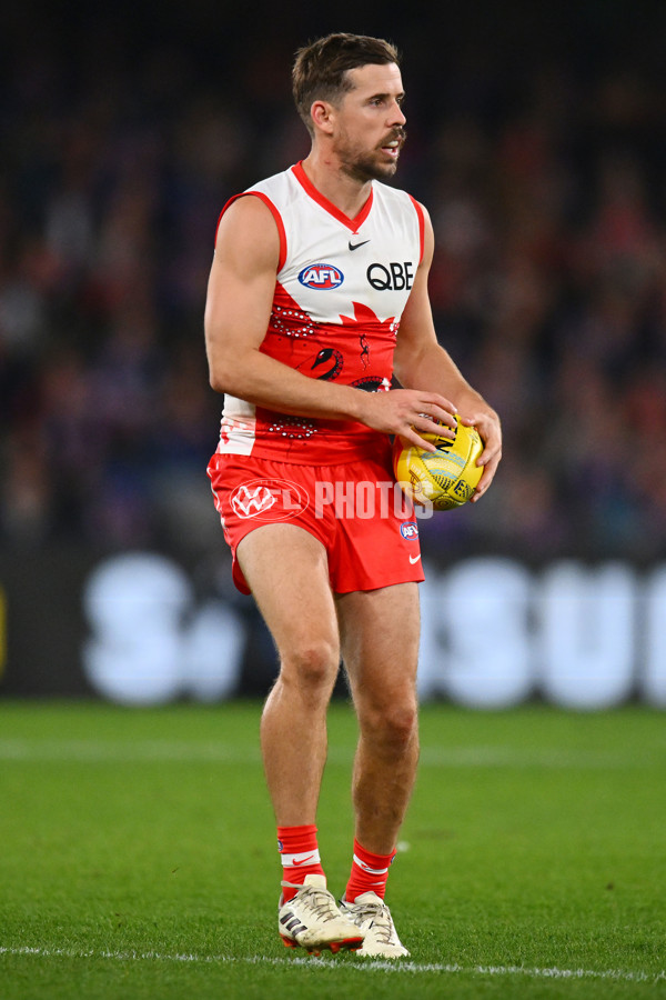 AFL 2024 Round 11 - Western Bulldogs v Sydney - A-49622120