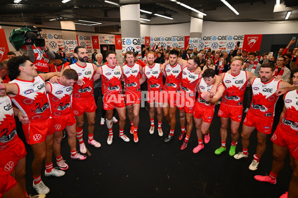 AFL 2024 Round 11 - Western Bulldogs v Sydney - A-49622168