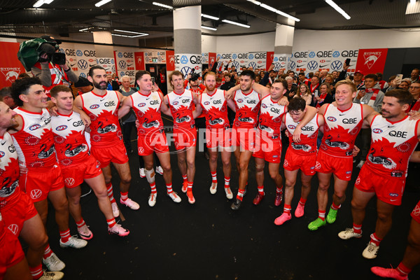 AFL 2024 Round 11 - Western Bulldogs v Sydney - A-49622169