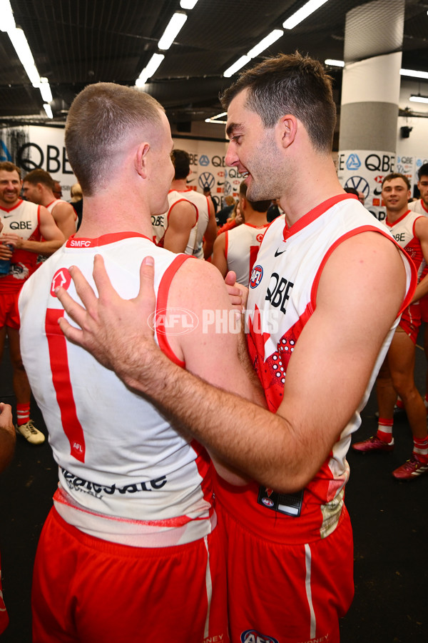 AFL 2024 Round 11 - Western Bulldogs v Sydney - A-49624470