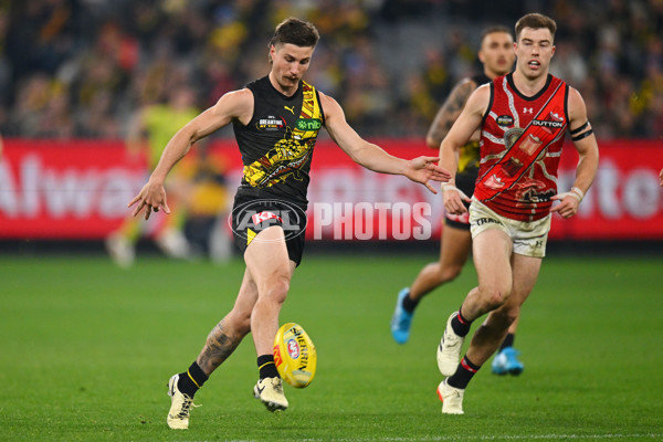 AFL 2024 Round 11 - Richmond v Essendon - A-49681133