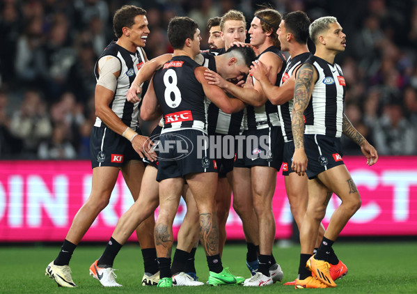 AFL 2024 Round 12 - Collingwood v Western Bulldogs - A-49851251