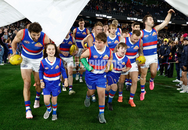 AFL 2024 Round 12 - Collingwood v Western Bulldogs - A-49851259