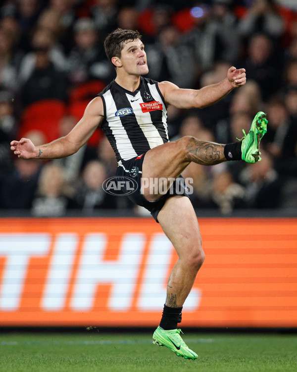 AFL 2024 Round 12 - Collingwood v Western Bulldogs - A-49858768