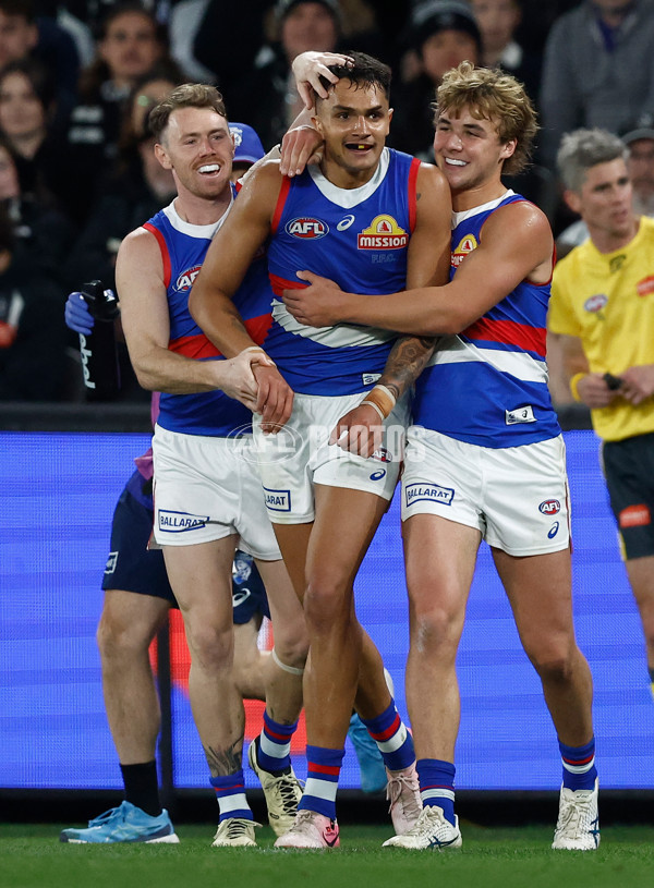 AFL 2024 Round 12 - Collingwood v Western Bulldogs - A-49861326
