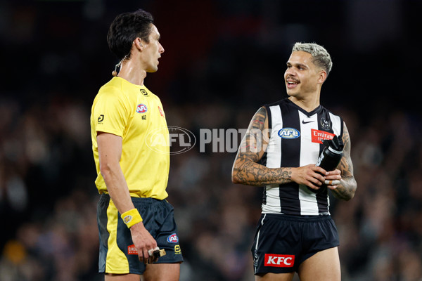 AFL 2024 Round 12 - Collingwood v Western Bulldogs - A-49861577