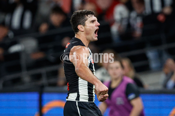 AFL 2024 Round 12 - Collingwood v Western Bulldogs - A-49863616