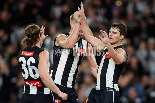 AFL 2024 Round 12 - Collingwood v Western Bulldogs - A-49863619