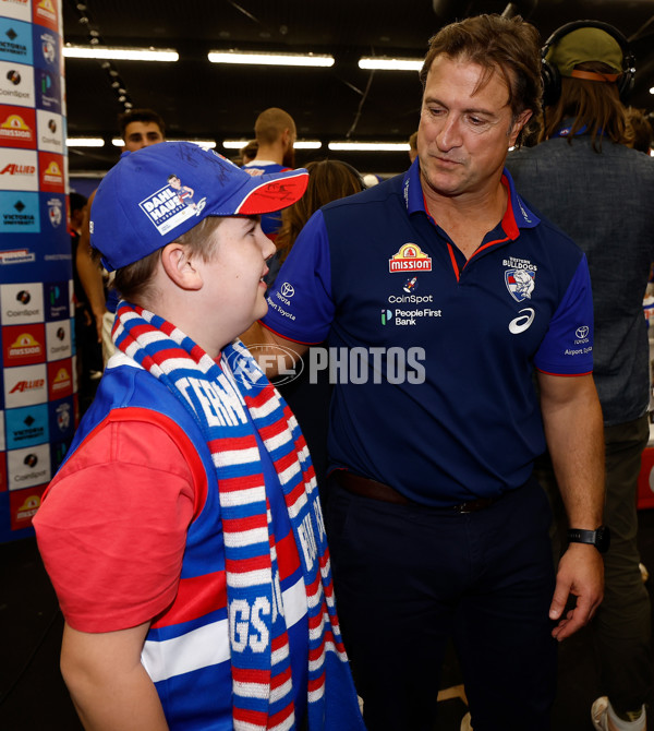 AFL 2024 Round 12 - Collingwood v Western Bulldogs - A-49863674