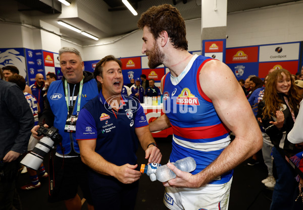 AFL 2024 Round 12 - Collingwood v Western Bulldogs - A-49863675