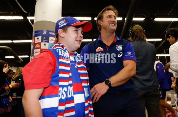 AFL 2024 Round 12 - Collingwood v Western Bulldogs - A-49864343