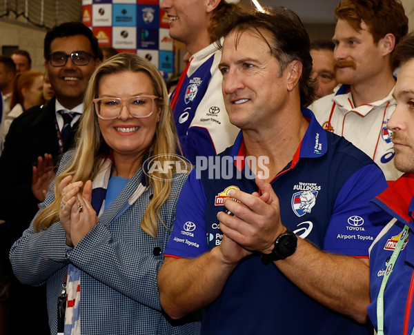 AFL 2024 Round 12 - Collingwood v Western Bulldogs - A-49864398