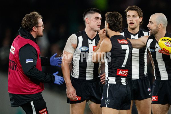 AFL 2024 Round 12 - Collingwood v Western Bulldogs - A-49866111