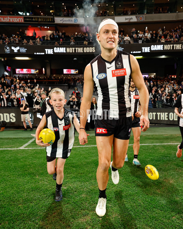 AFL 2024 Round 12 - Collingwood v Western Bulldogs - A-49866117
