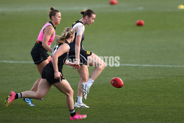 AFLW 2024 Training - Collingwood 060624 - A-50114363