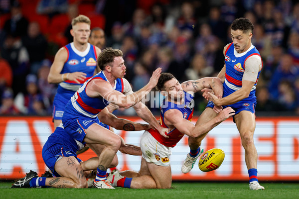 AFL 2024 Round 13 - Western Bulldogs v Brisbane - A-50605739