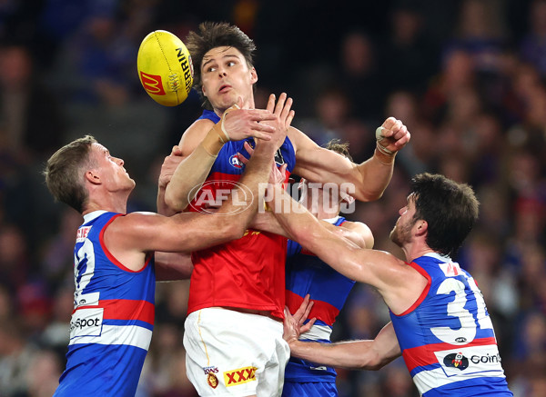 AFL 2024 Round 13 - Western Bulldogs v Brisbane - A-50618046