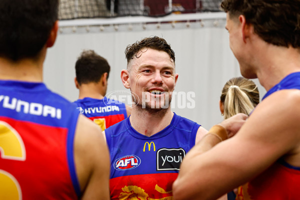 AFL 2024 Round 13 - Western Bulldogs v Brisbane - A-50629891