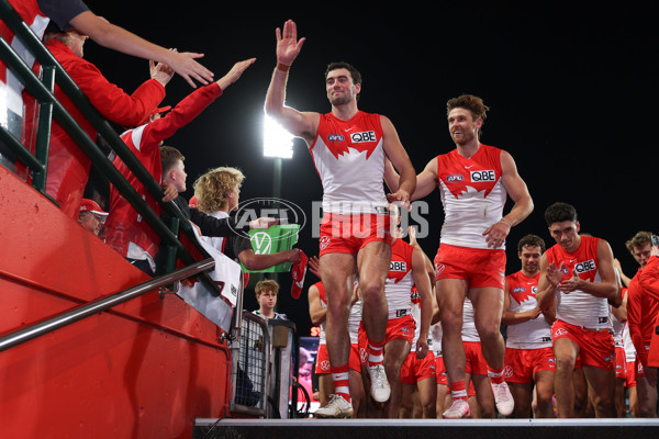 AFL 2024 Round 13 - Sydney v Geelong - A-50700790