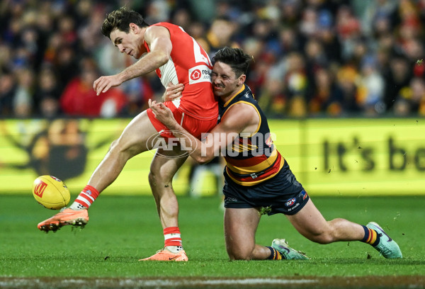 AFL 2024 Round 14 - Adelaide v Sydney - A-51024653