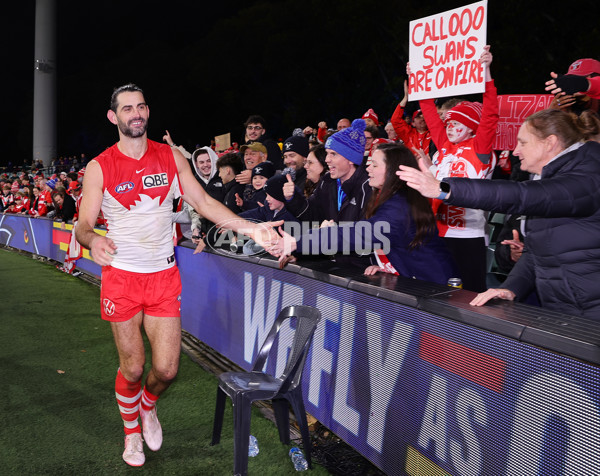 AFL 2024 Round 14 - Adelaide v Sydney - A-51027059