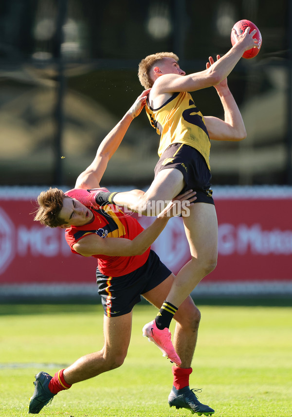 Marsh AFL Championships U18 Boys 2024 - South Australia v Western Australia - A-51031578