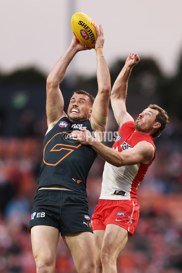 AFL 2024 Round 15 - GWS v Sydney - A-51190986