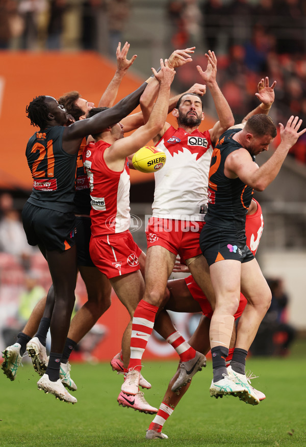 AFL 2024 Round 15 - GWS v Sydney - A-51193788