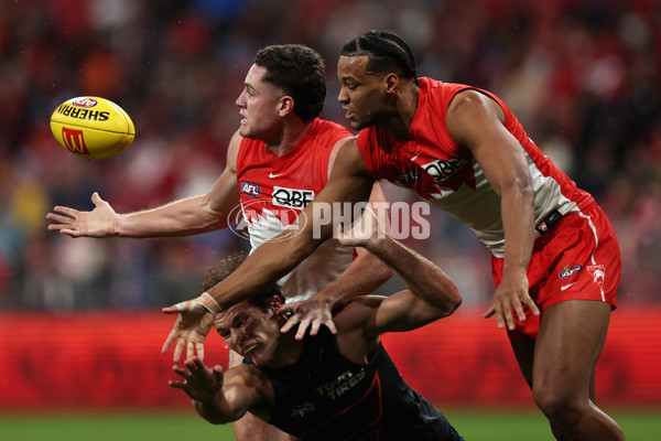 AFL 2024 Round 15 - GWS v Sydney - A-51193817
