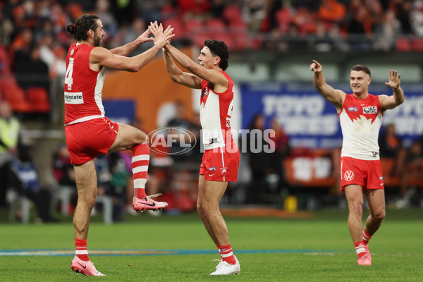 AFL 2024 Round 15 - GWS v Sydney - A-51193841