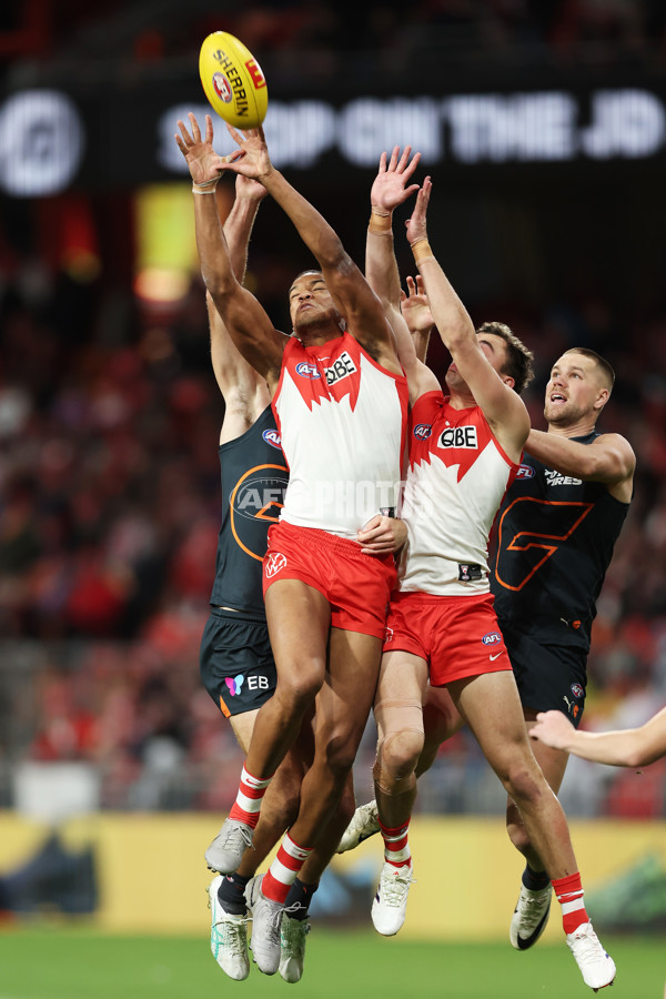 AFL 2024 Round 15 - GWS v Sydney - A-51194955