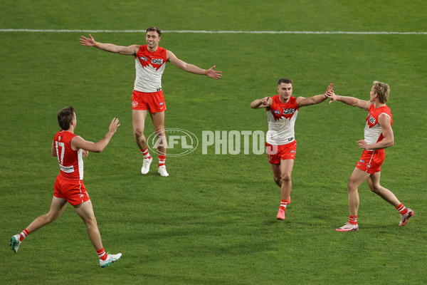 AFL 2024 Round 15 - GWS v Sydney - A-51196764