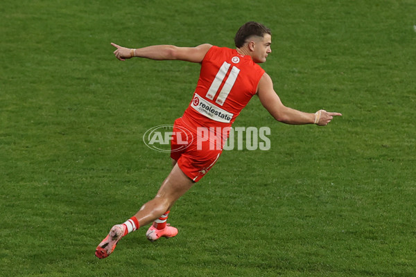 AFL 2024 Round 15 - GWS v Sydney - A-51196765