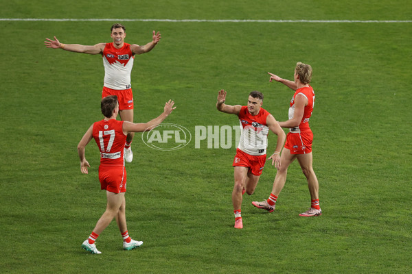 AFL 2024 Round 15 - GWS v Sydney - A-51196766