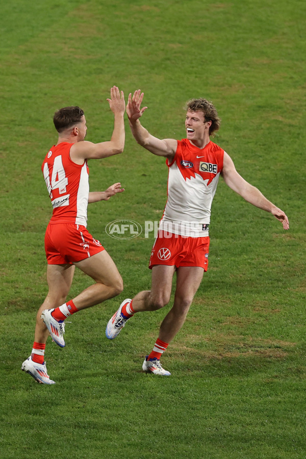 AFL 2024 Round 15 - GWS v Sydney - A-51196779