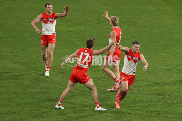 AFL 2024 Round 15 - GWS v Sydney - A-51197264