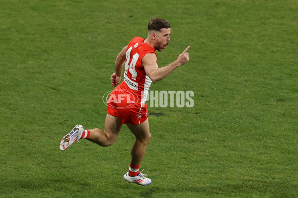 AFL 2024 Round 15 - GWS v Sydney - A-51197269
