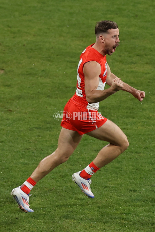 AFL 2024 Round 15 - GWS v Sydney - A-51197270