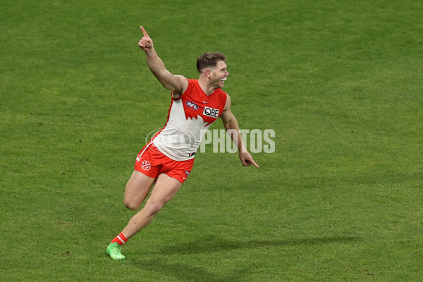 AFL 2024 Round 15 - GWS v Sydney - A-51197293