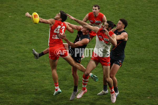 AFL 2024 Round 15 - GWS v Sydney - A-51199634