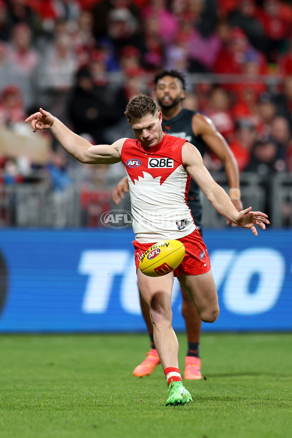 AFL 2024 Round 15 - GWS v Sydney - A-51199648