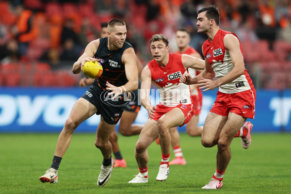 AFL 2024 Round 15 - GWS v Sydney - A-51199685