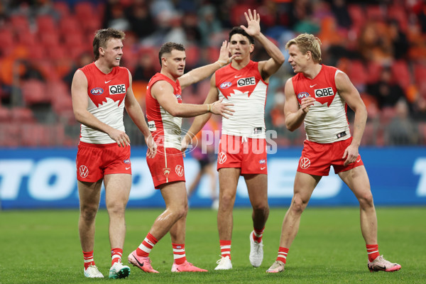 AFL 2024 Round 15 - GWS v Sydney - A-51199695