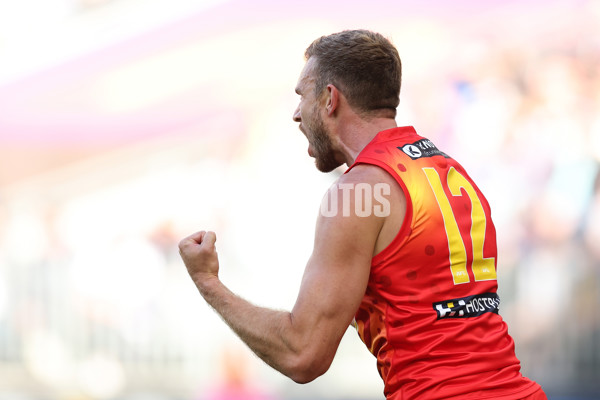 AFL 2024 Round 15 - Fremantle v Gold Coast - A-51225583