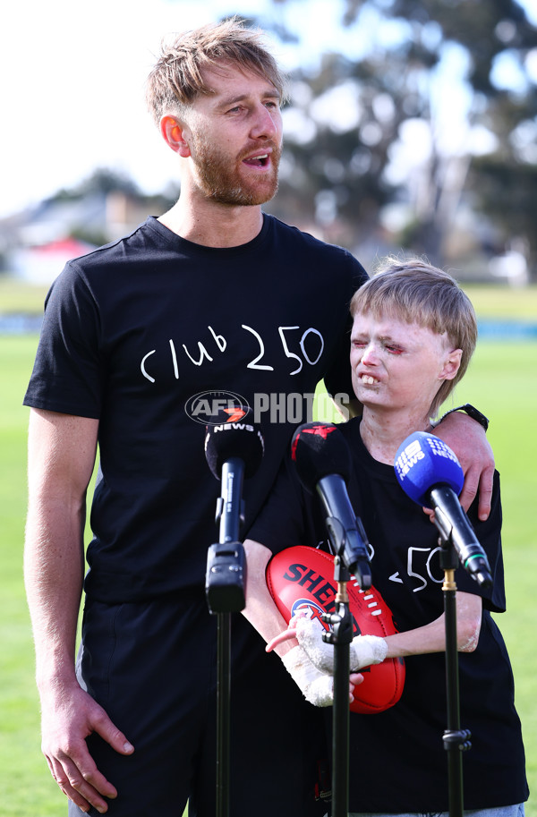 AFL 2024 Training - Essendon 280624 - A-51399634