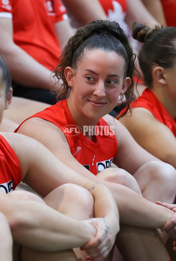 AFLW 2024 Media - Sydney Team Photo Day - A-51598009