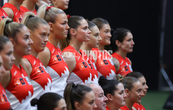 AFLW 2024 Media - Sydney Team Photo Day - A-51598012